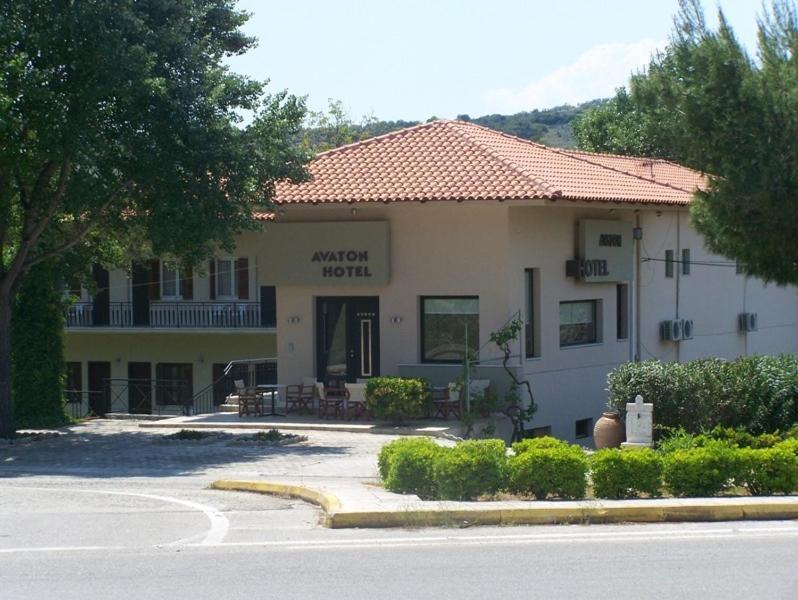 Avaton Hotel Ligourión Exterior foto